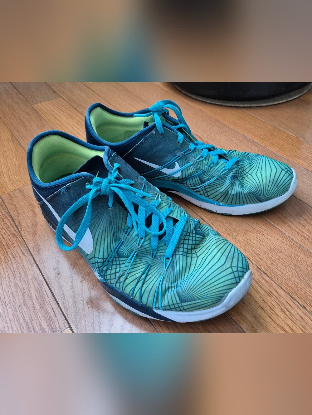 Nike Women’s Teal & Turquoise Patterned Athletic Shoes